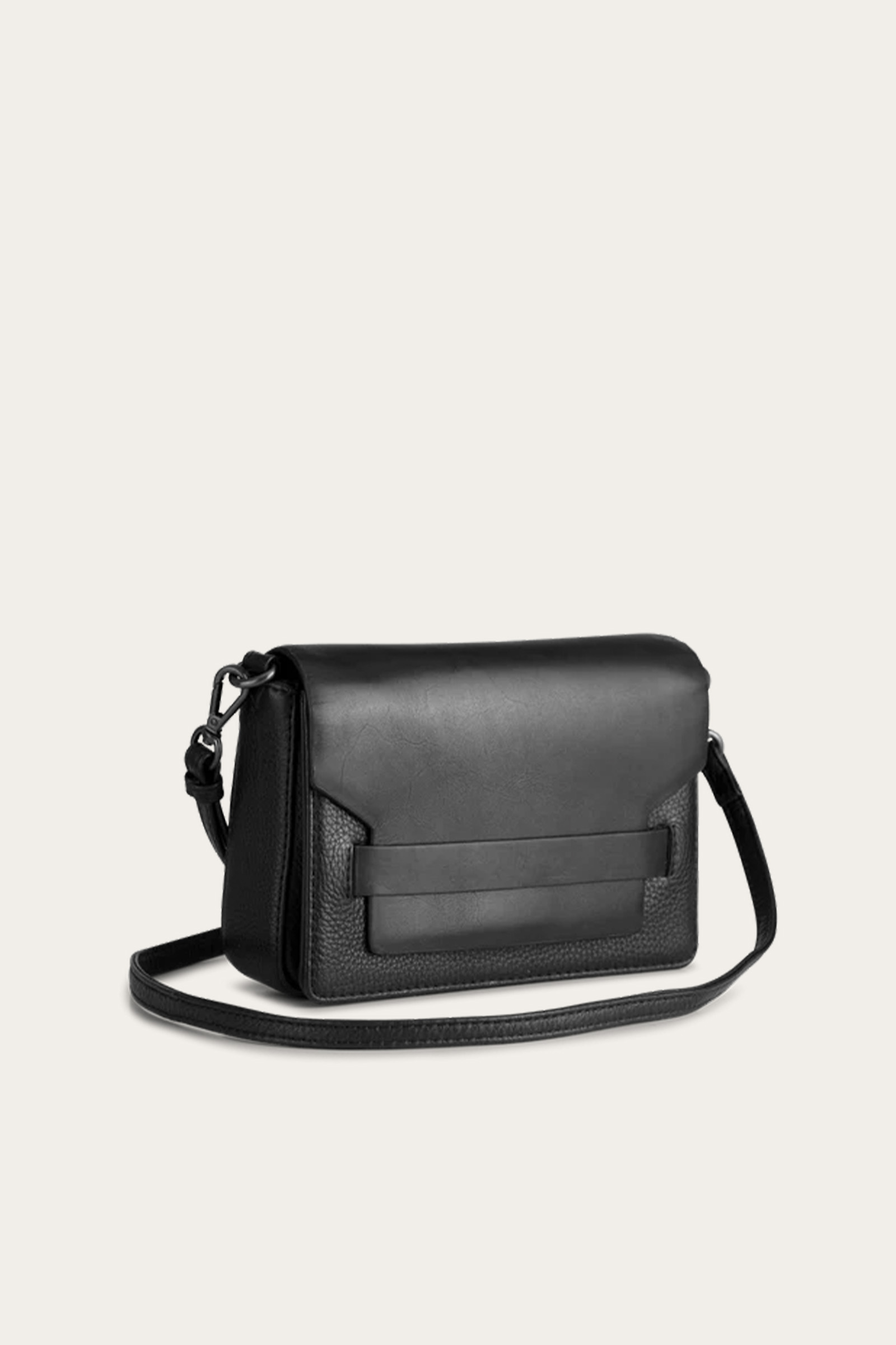 markberg-vanya-mbg-crossbody-bag-grain-black
