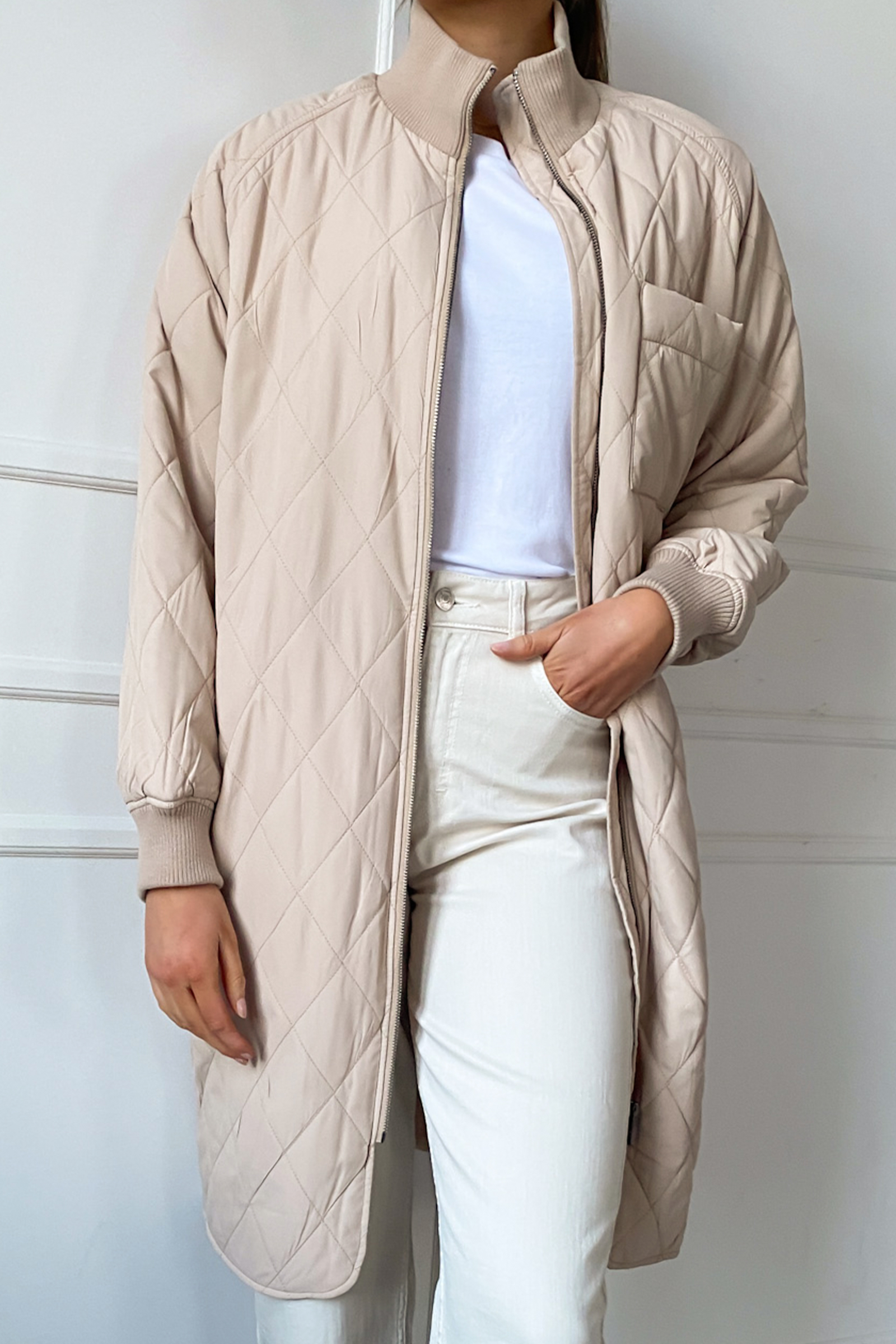 Ektra IW Quilted Coat Sandstone fra 