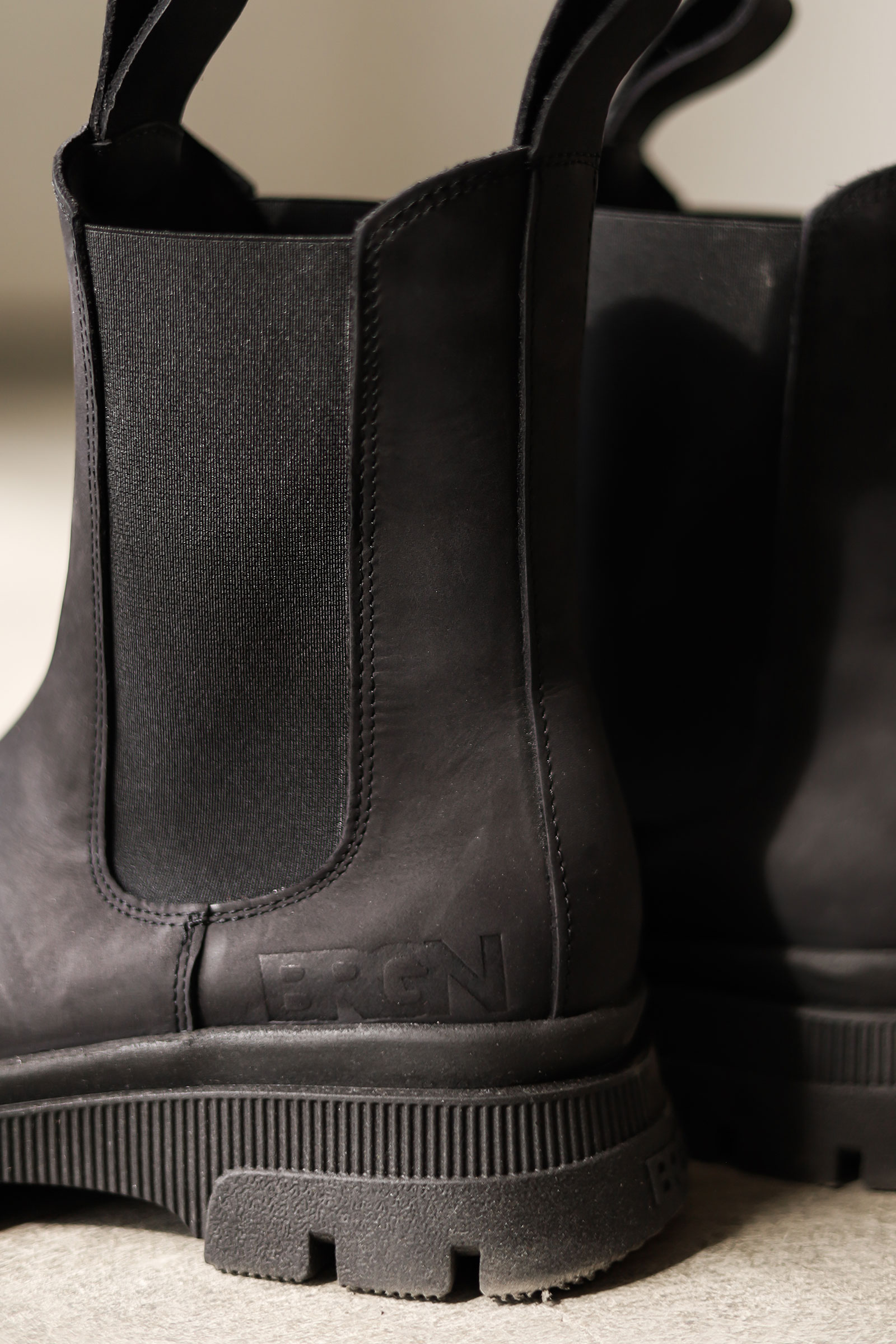 brgn-chelsea-boots-new-black