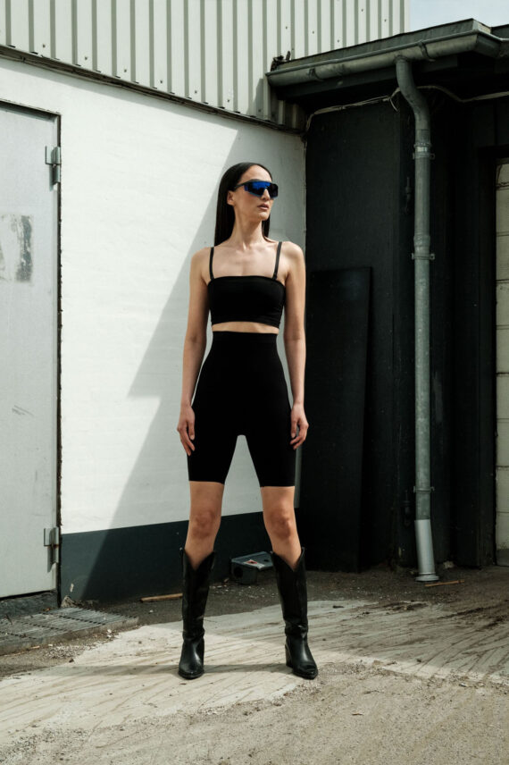 lykkeland-atelier-alturra-highwaist-shaping-shorts-black
