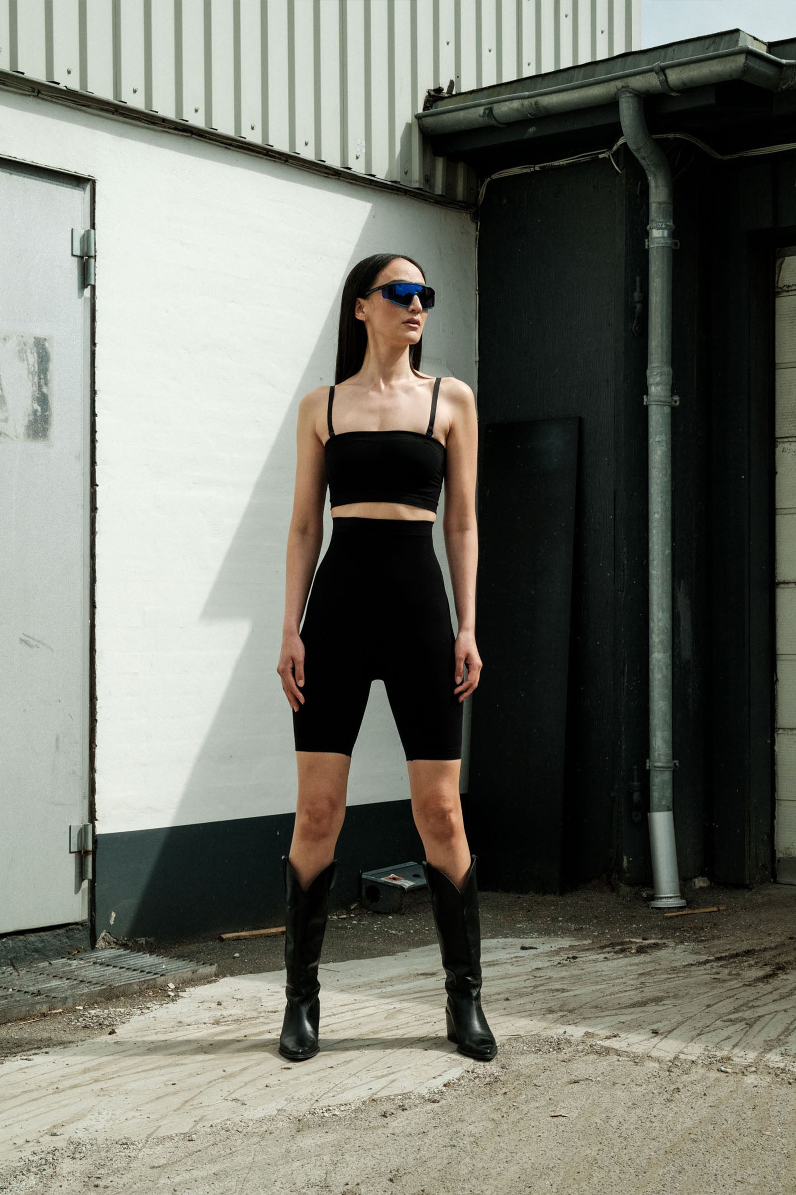 lykkeland-atelier-alturra-highwaist-shaping-shorts-black