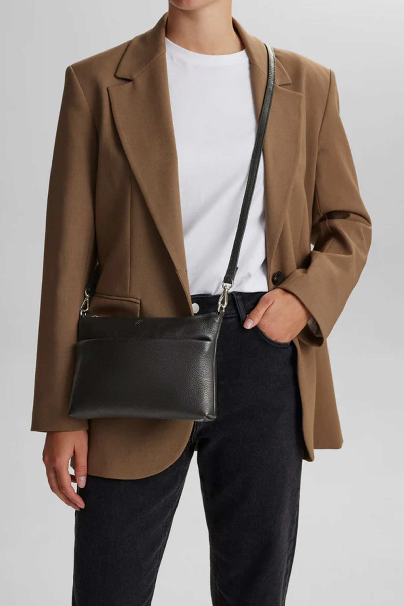 markberg-karimambg-crossbody-bag-grain-black