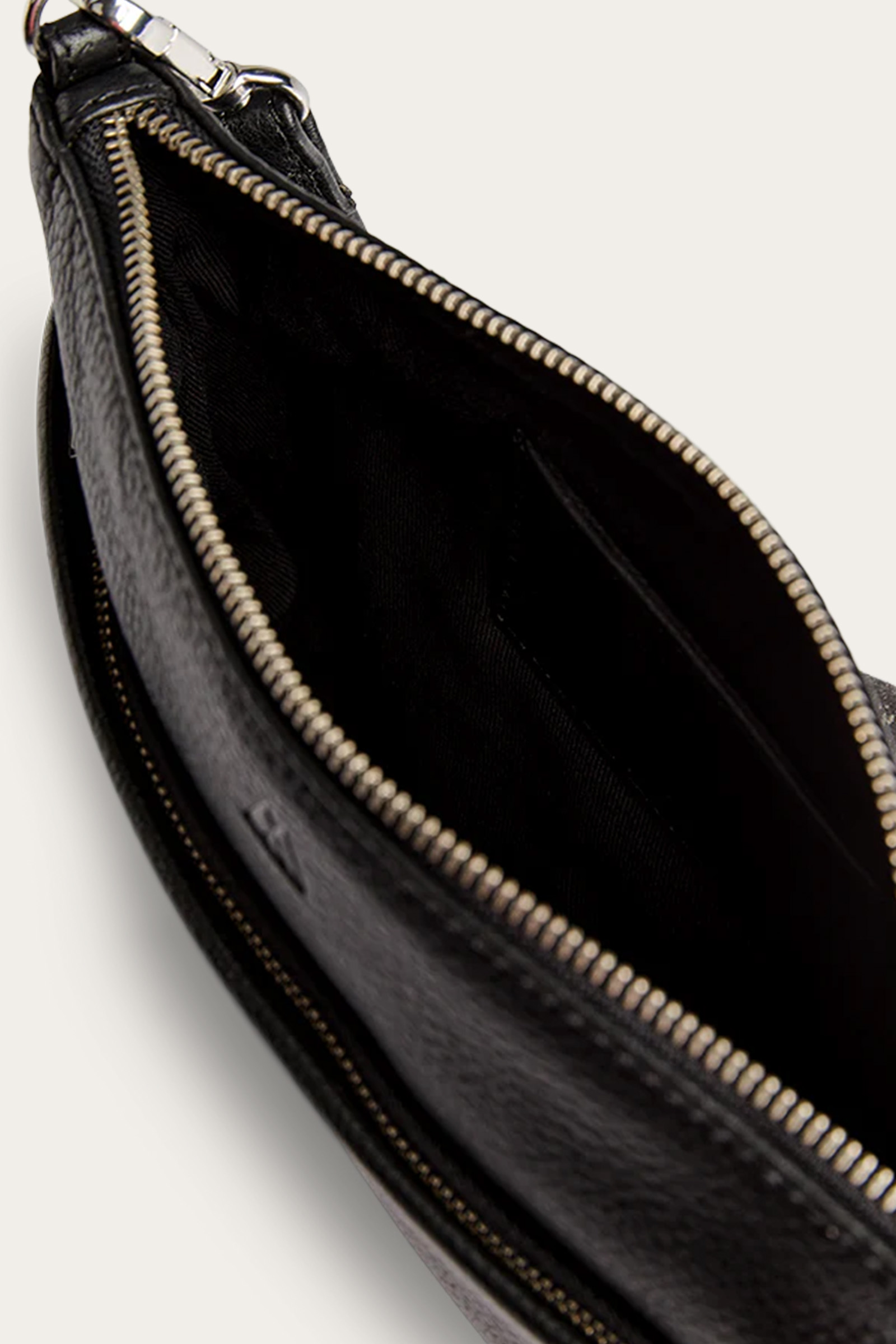 markberg-karimambg-crossbody-bag-grain-black