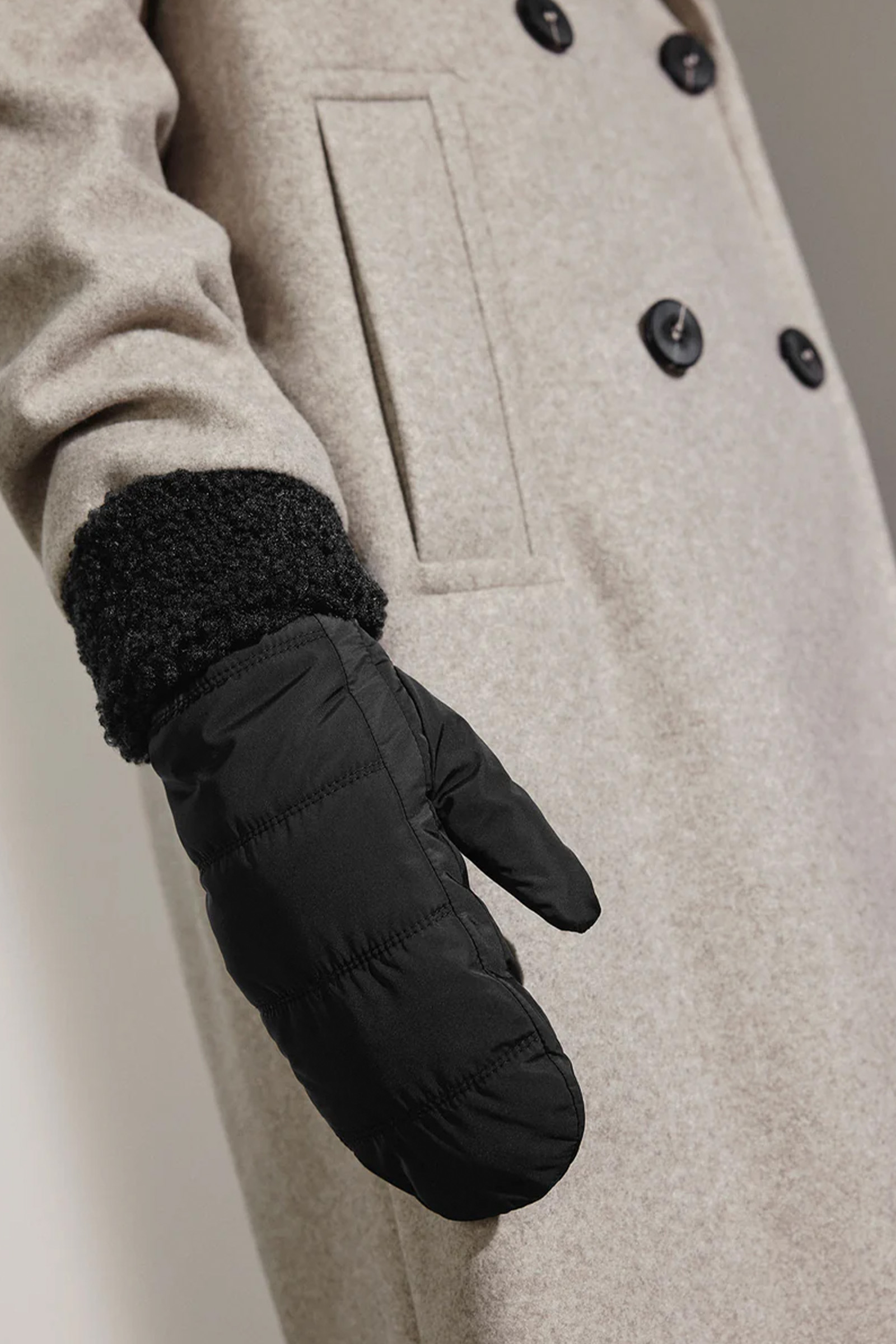 markberg-kleva-mbg-mitten-black