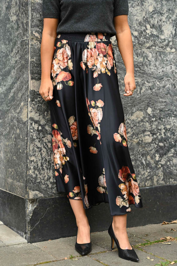 Savannah Skirt Poppy Bouquet