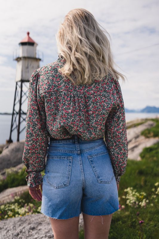 Astrid Shirt Green Flower - Bilde 2