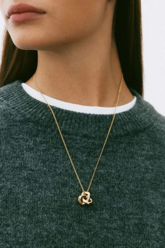 Infinity Knot Necklace Gold