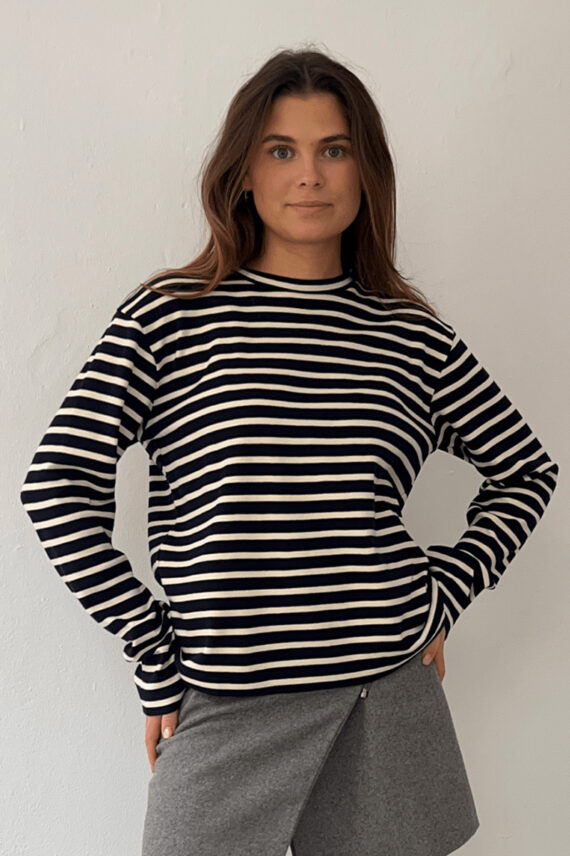 Nete O-neck Tee Off white/Navy