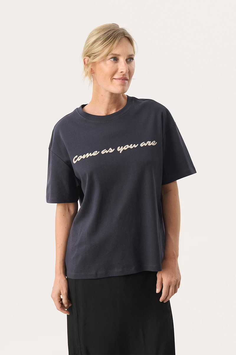JaminaPW TS Dark Navy French Oak Print