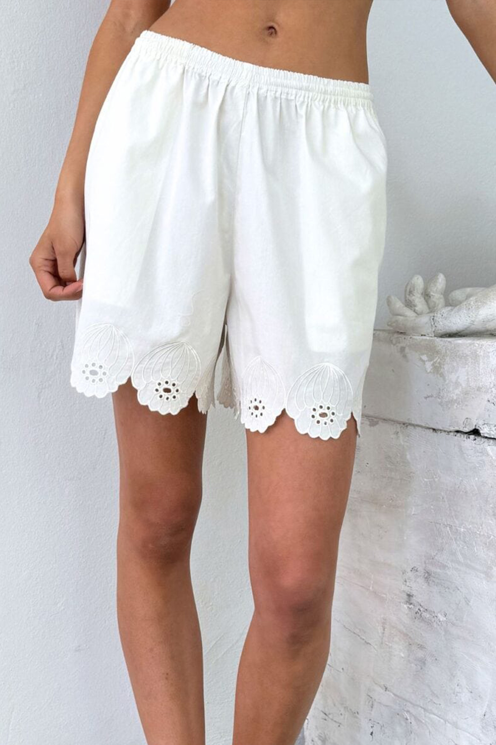 Saga Shorts Offwhite