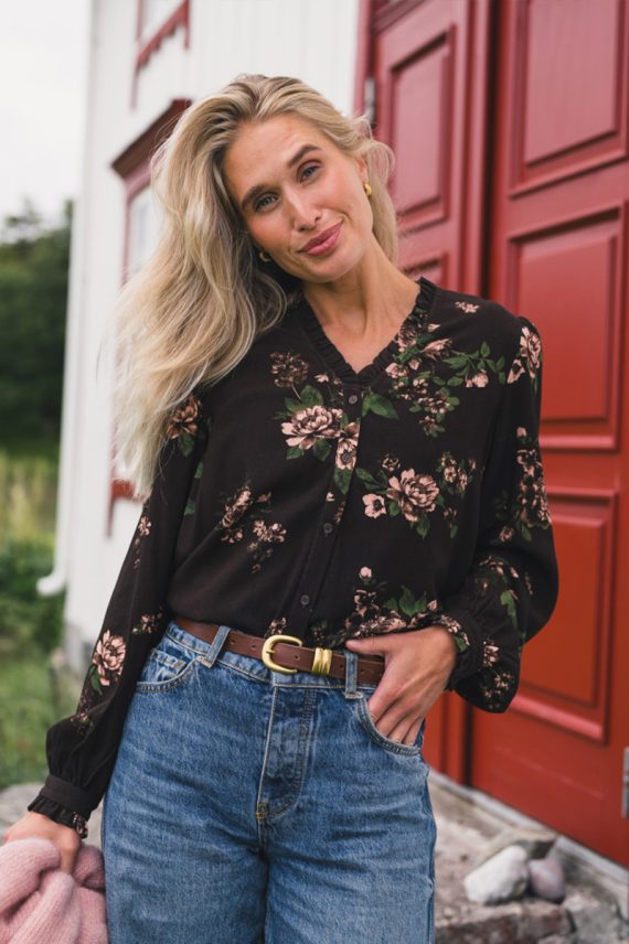 Irene V Shirt Misty Rose Flower